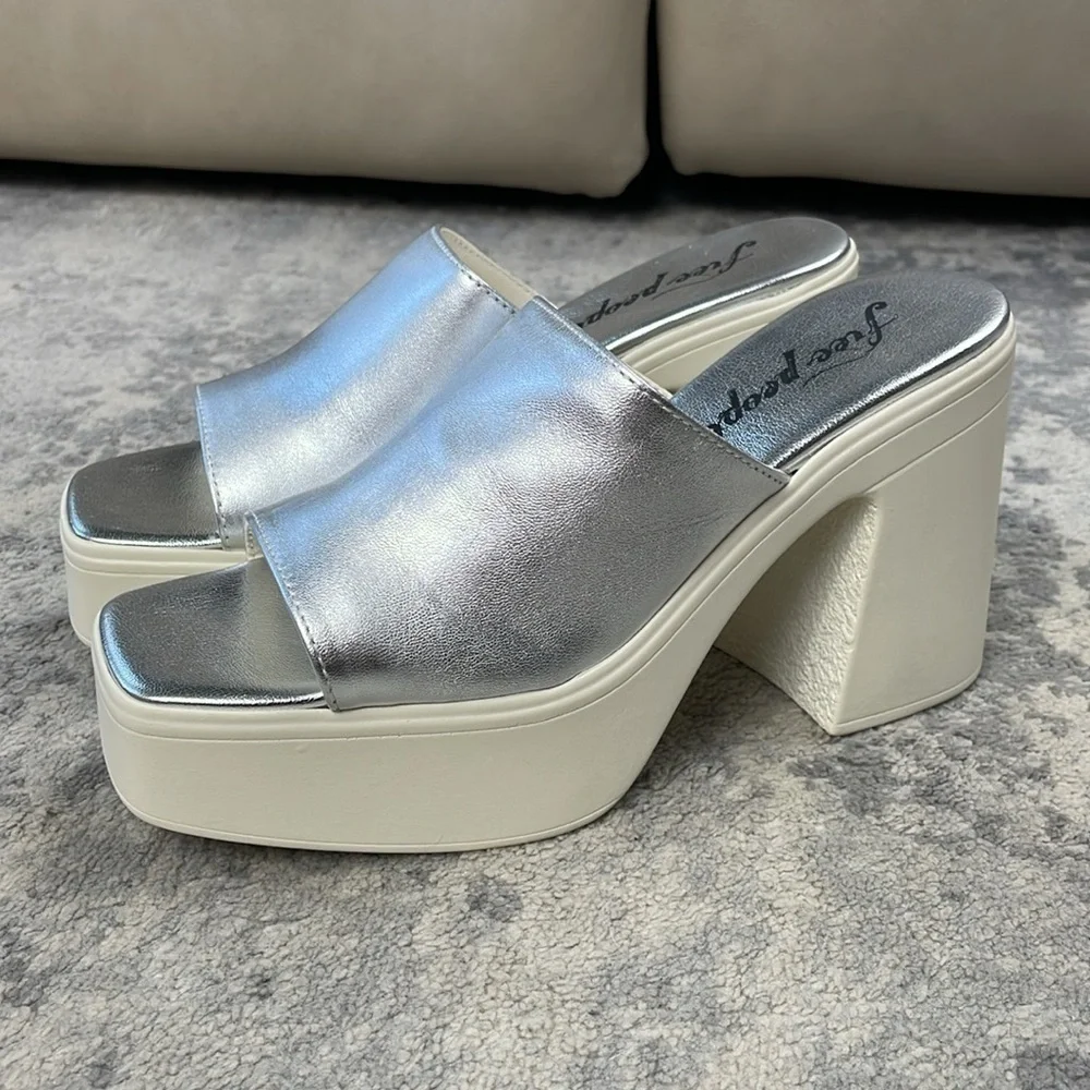 NIB Free People Zoe Platform Metallic Silver Chunky Slide Sandals Sz 39.5